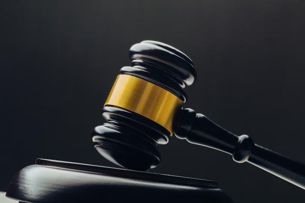 战利品猎人在被市政工人意外致盲后获得了近900万兰特的赔偿金