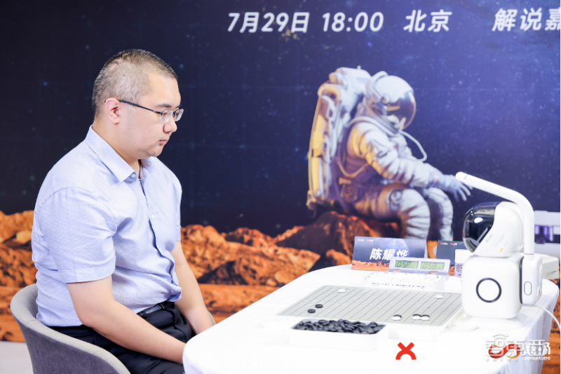 国内比较火的围棋对弈平台_网上下围棋, 围棋的智慧：探索网上对弈的深度与乐趣_围棋对弈视频解说