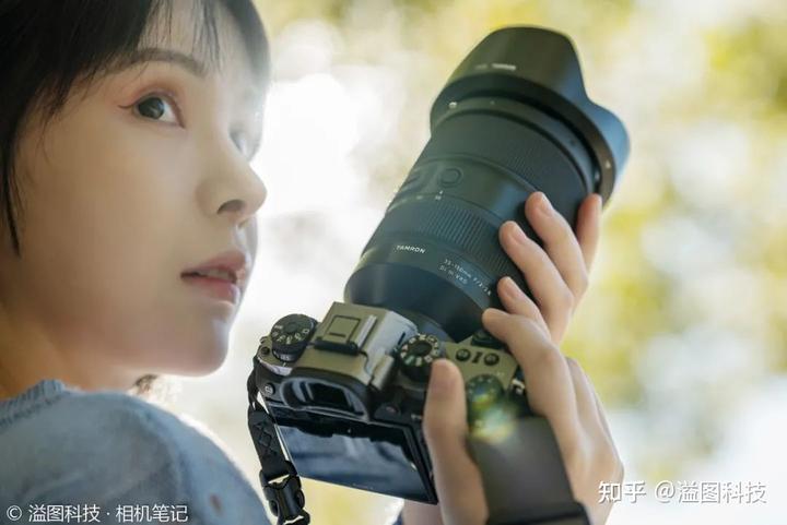 变焦系统设计_腾龙大变焦画质_腾龙2470是一款经典的变焦镜头,因其广泛的应用范围和出色