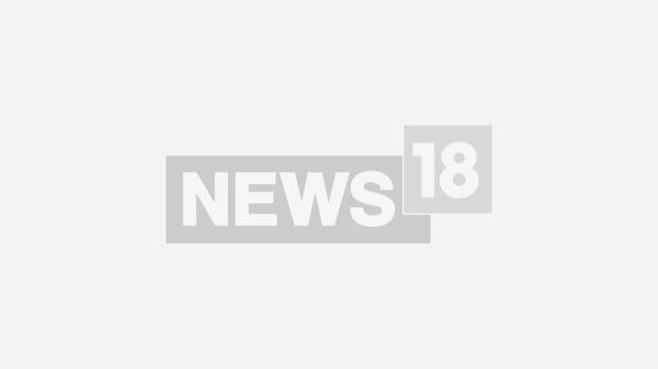 堪萨斯大学教练比尔·赛尔夫签下了公立大学有史以来最丰厚的大学篮球合同