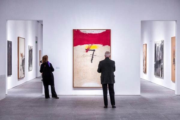 安东尼Tàpies全文：一个伟大的选集庆祝他的百年诞辰