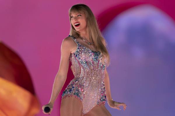 《泰勒·斯威夫特：时代之旅》(Taylor Swift： The Eras Tour)可能会撼动电影业