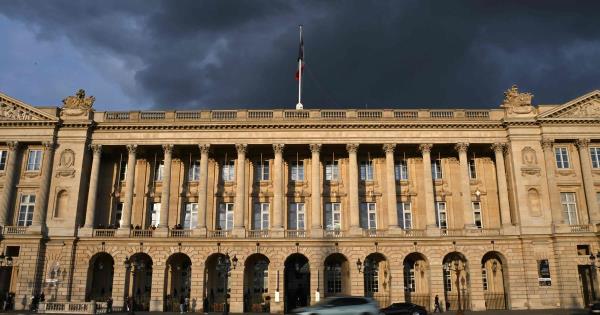 在Ateliers de France，创始人和员工收回了控制权