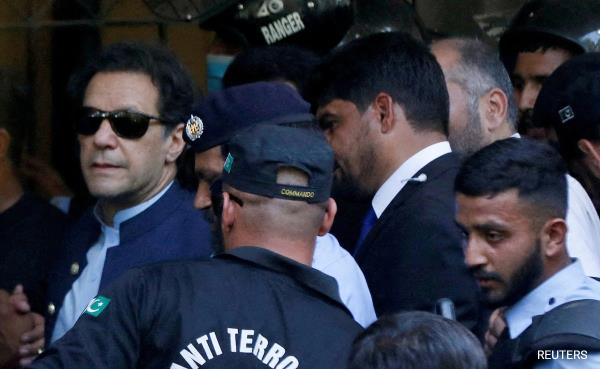 伊姆兰·汗对巴基斯坦选举提名文件被拒提出质疑