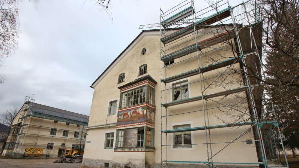 修复前朗格里军营的冰雹破坏“浪费钱”？