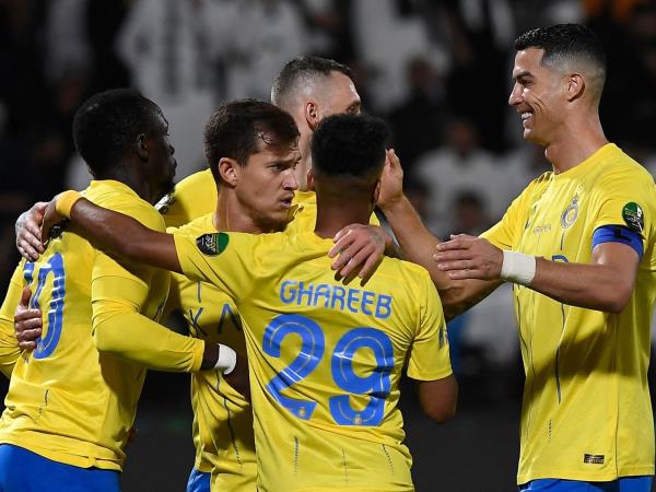 c罗打进了一个伟大的进球，在38岁的时候创造了一个新的纪录