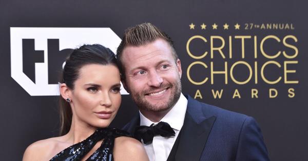 公羊队教练肖恩·麦克维和妻子维罗妮卡即将迎来他们的第一个孩子