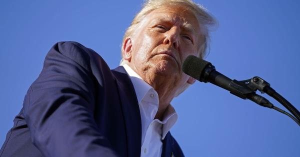 唐纳德·特朗普将于周二被提审，面对纽约的起诉