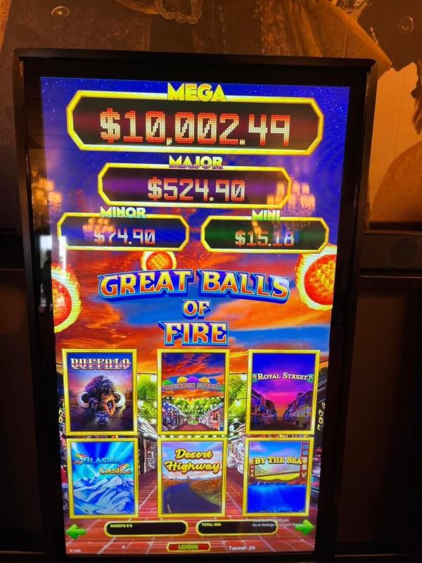 圣露西县的游乐场关闭;3人被捕，没收一万八千多美元