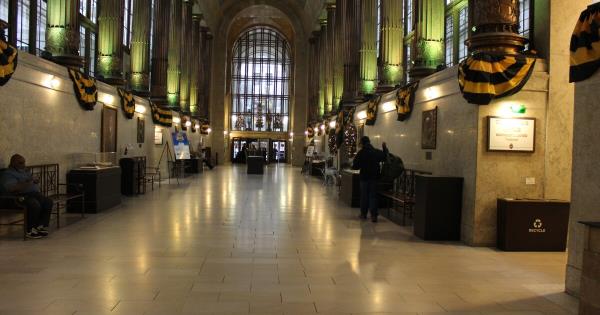 在匹兹堡的竞选中，请愿活动挑战了狭窄的范围，但有争议的初选仍然存在