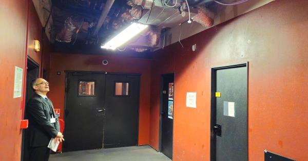 南特宫廷泄露的消息：“在最后的暴风雨中，我们不得不任命一个水桶守卫!”