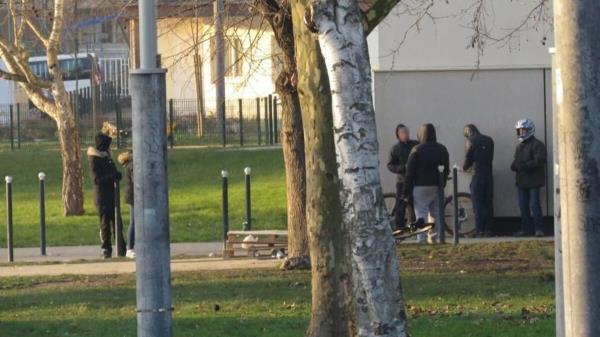 儿童福利机构在年轻而坚定的毒贩面前无能为力