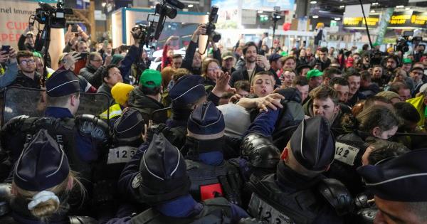 农展上的事件：两个人很快就被判了