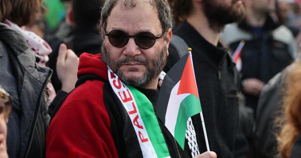 以色列-哈马斯冲突：国会议员因指责犹太国家进行种族灭绝而受到驱逐