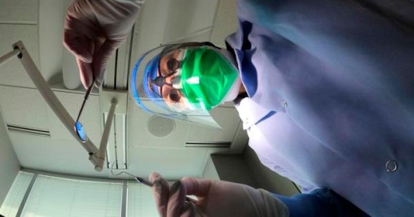 加拿大的牙科保健计划很快接受索赔，但牙医仍在等待细节