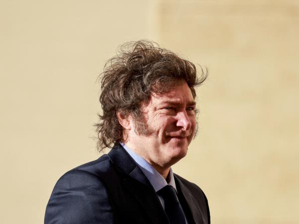 Milei, Lali和Baradel：有了平等，但没有激励，教师失业的风险仍在继续