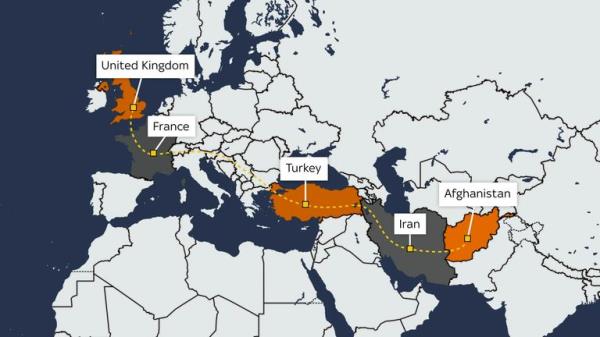 一名阿富汗移民表示，即使英国航班将人们送往卢旺达，他仍将与家人冒险穿越海峡