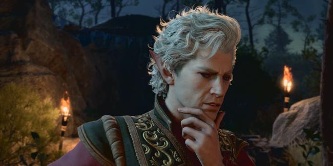 Image of Astarion looking off to the side and rubbing his chin thoughtfully in Baldur's Gate 3
