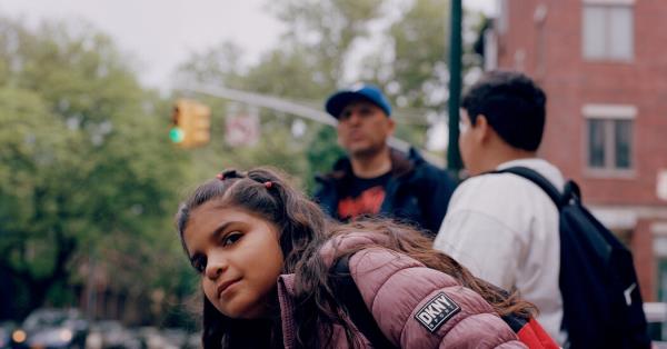 观点｜在学校的帮助下，一个移民家庭在住房拆迁中幸存下来