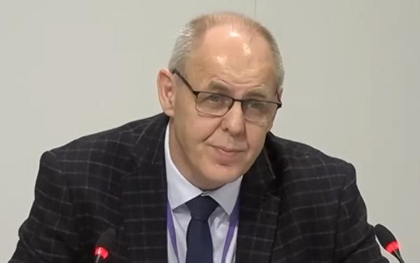 调查显示，政府“驳回”了对Covid通过空气传播的担忧