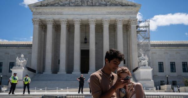 共和党人对豁免裁决满意，民主党人失望