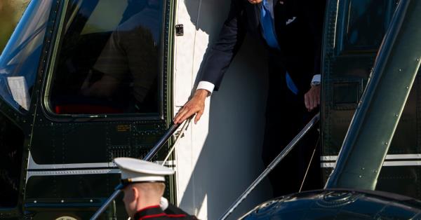 民主党全国委员会成员在给党主席的备忘录中提出取代拜登的提名程序