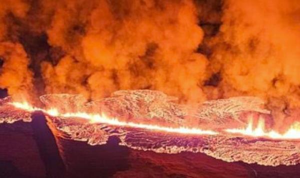 冰岛火山再次爆发，人们在返回家园数周后被要求撤离