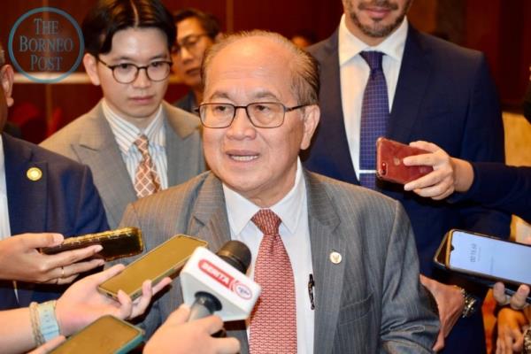 乌加：沙捞越今天将宣布针对新冠肺炎的预防措施