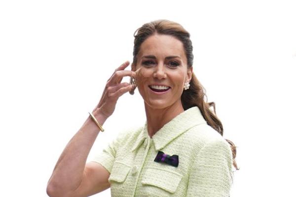 凯特·米德尔顿出席温布尔登男单决赛并向冠军颁发奖杯