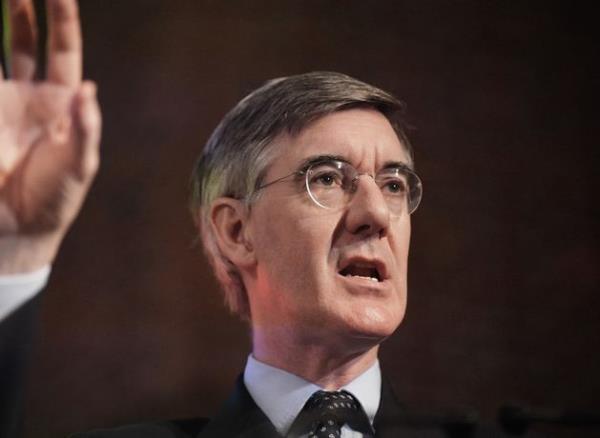 帕特·斯泰西回顾了英国大选的现场报道：挥杆计、华丽的图形和雅各布·里斯-莫格的家