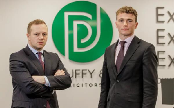 在新冠肺炎调查听证会上，家属要求“真相、答案和问责”