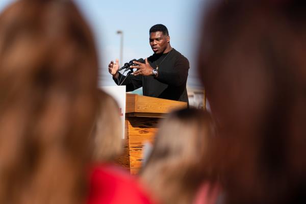 赫歇尔·沃克是特朗普政治胡言乱语的化身