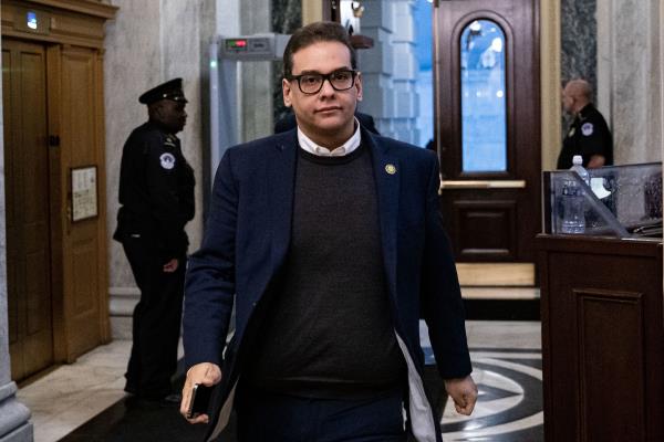 众议院道德委员会对众议员乔治·桑托斯展开调查