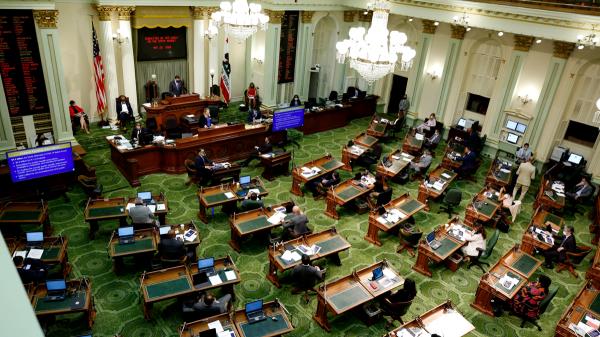 一些教会称神职人员性行为不端为“婚外情”“幸存者正在努力使其违法”