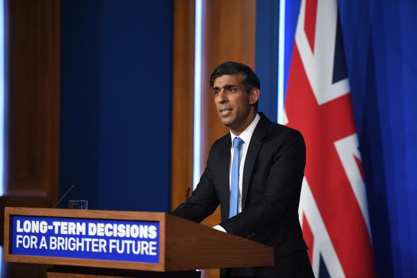 苏纳克宣布推迟气候目标，以避免英国“破产”