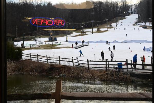 滑雪场现在可以在80度的温度下制造假雪这就是为什么这是个问题