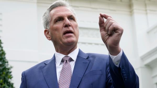 凯文·麦卡锡对特朗普的修正主义，玛乔丽·泰勒·格林和尼克·富恩特斯