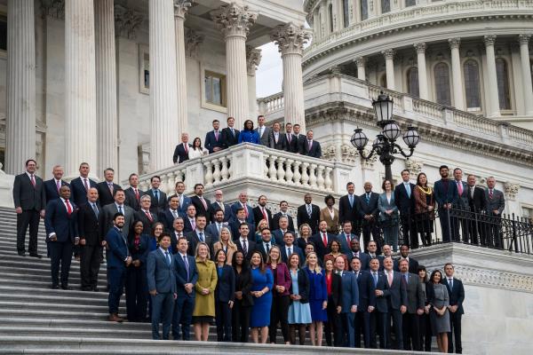 独立派希望结束两极分化政客们忽视了这一点