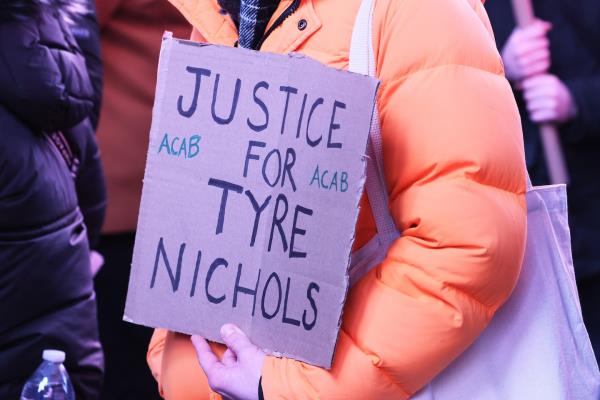 意见｜泰尔·尼科尔斯的视频显示，治安必须与社区一起进行，而不是针对社区