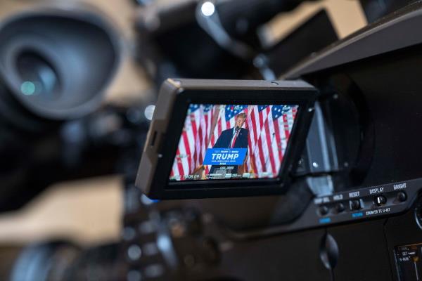 有线电视网是如何报道唐纳德·特朗普的