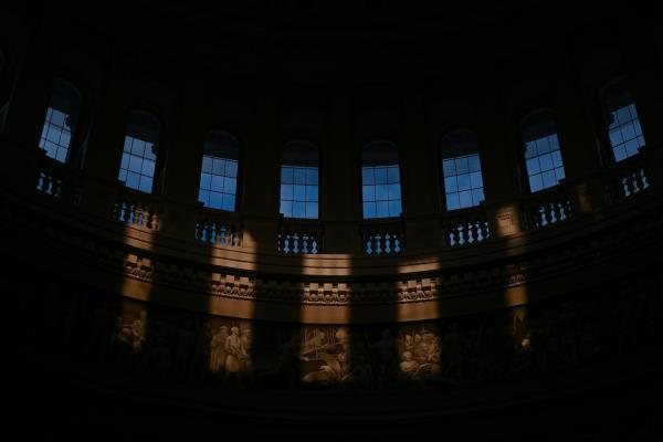 惠誉下调美国政府债务评级