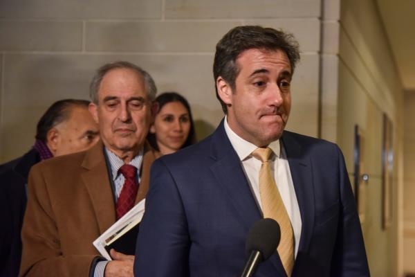 唐纳德·特朗普起诉迈克尔·科恩索赔5亿多美元