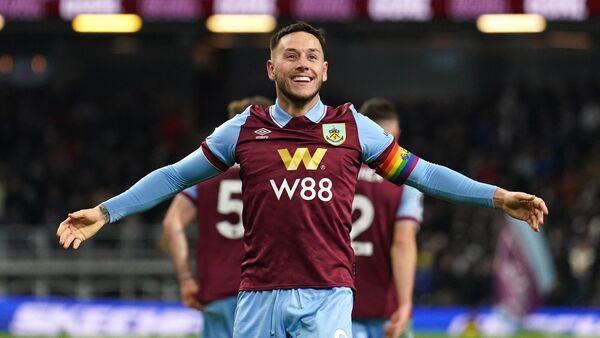 五星球星伯恩利在草皮摩尔击败谢菲尔德联队