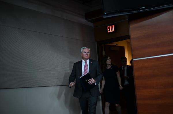 众议院监督的网越广，就越容易抓到特朗普