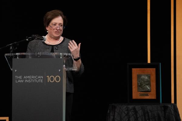 最高法院正在努力就道德政策达成一致，卡根大法官说