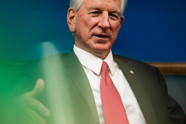 关于他父亲在二战中的故事有虚假的成分