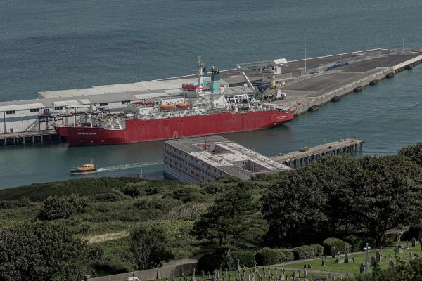 斯德哥尔摩：英国将第一批移民转移到多塞特