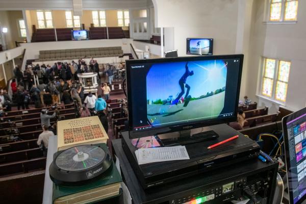 以下是在社交媒体中禁用自动播放的设置