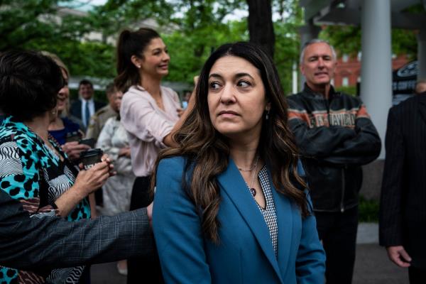 带薪休假是众议院共和党人和民主党人的首要任务