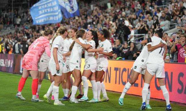 由于拉皮诺在最后一场比赛中受伤，高谭队击败OL统治队获得了第一个NWSL冠军